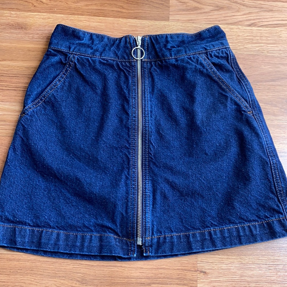 Topshop Moto Jean skirt, silver zipper front, US 4